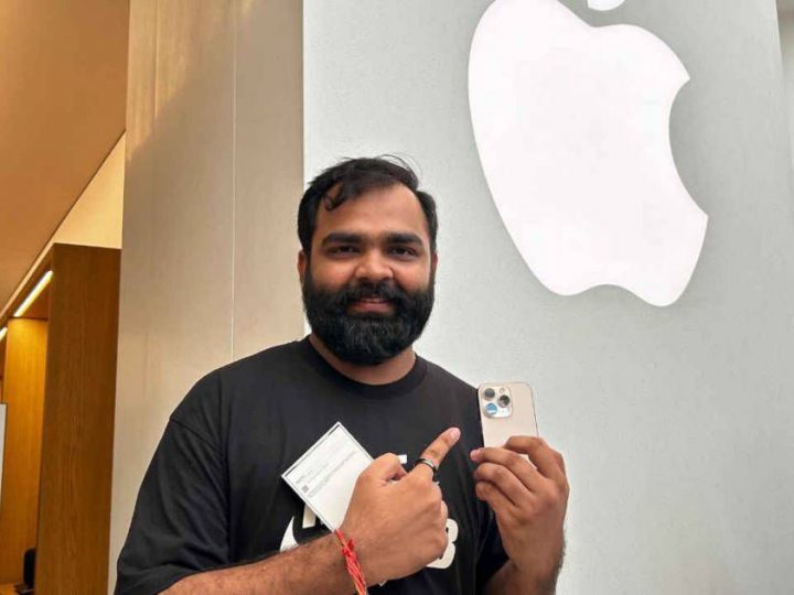 iPhone 16 sale :- आज से खरीद सकेंगे iphone 16, लगी लोगों की लंबी लाइन