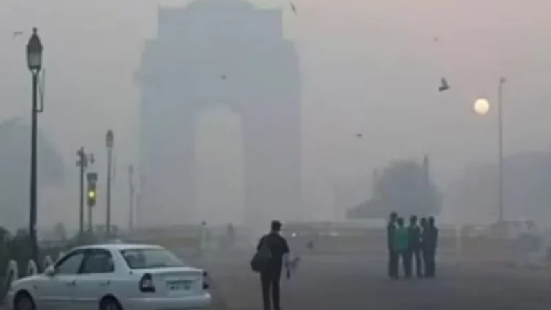 Delhi news :- दिल्ली की वायु गुणवत्ता में सुधार, AQI में दर्ज की गई गिरावट