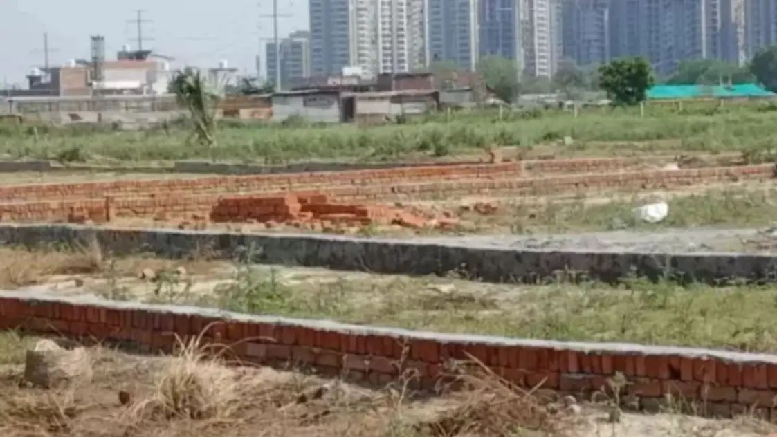 Noida news :- धनतेरस-दीपावली पर 56 किसानों को नोएडा प्राधिकरण का तोहफा, मिलने लगे पांच प्रतिशत विकसित प्लॉट