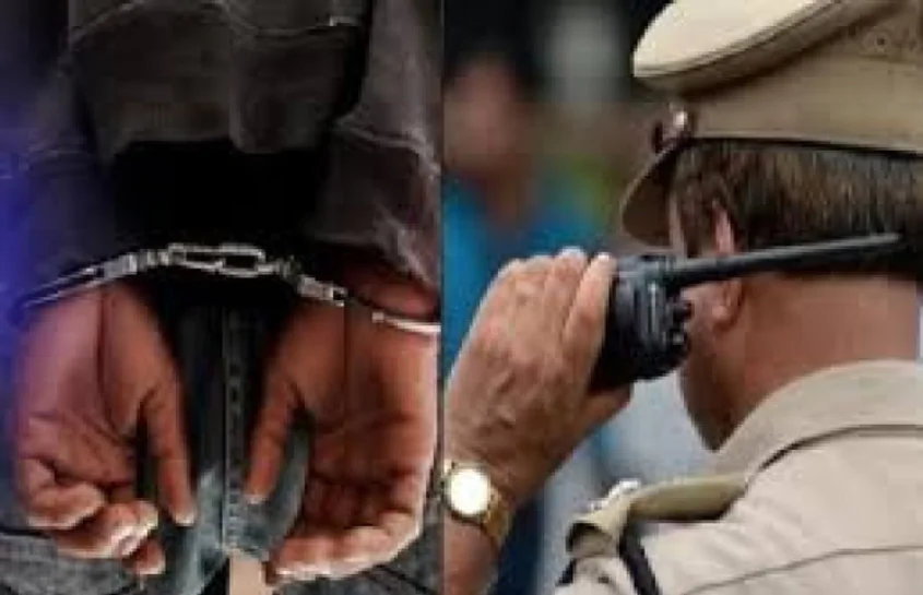 Noida News :- पुलिस ने फर्जी SHO और उसके साथी को किया गिरफ्तार, गार्डन गैलरिया मॉल से नया मामला आया सामने