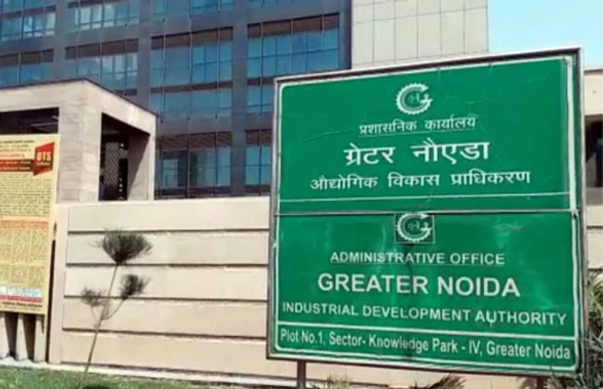 Greater Noida news :- इस इलाके में धड़ल्ले से बेंची जा रही अवैध जमीन, शिकायतों पर नहीं दिया गया ध्यान