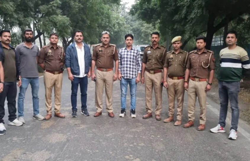 Noida news :- नोएडा पुलिस का बड़ा एक्शन, बाइक सवार बदमाश को मुठभेड़ के बाद किया गिरफ्तार